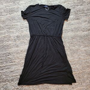 XL juniors comfy black dress.